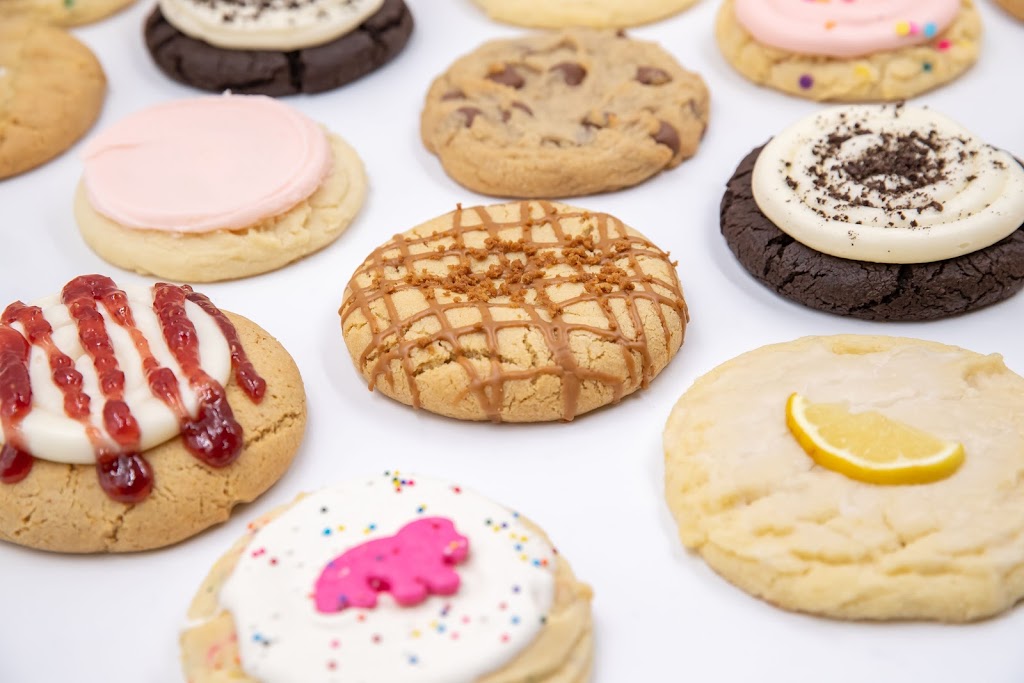 Crumbl Cookies - West Farms | 1445 New Britain Ave, West Hartford, CT 06110 | Phone: (860) 470-6699