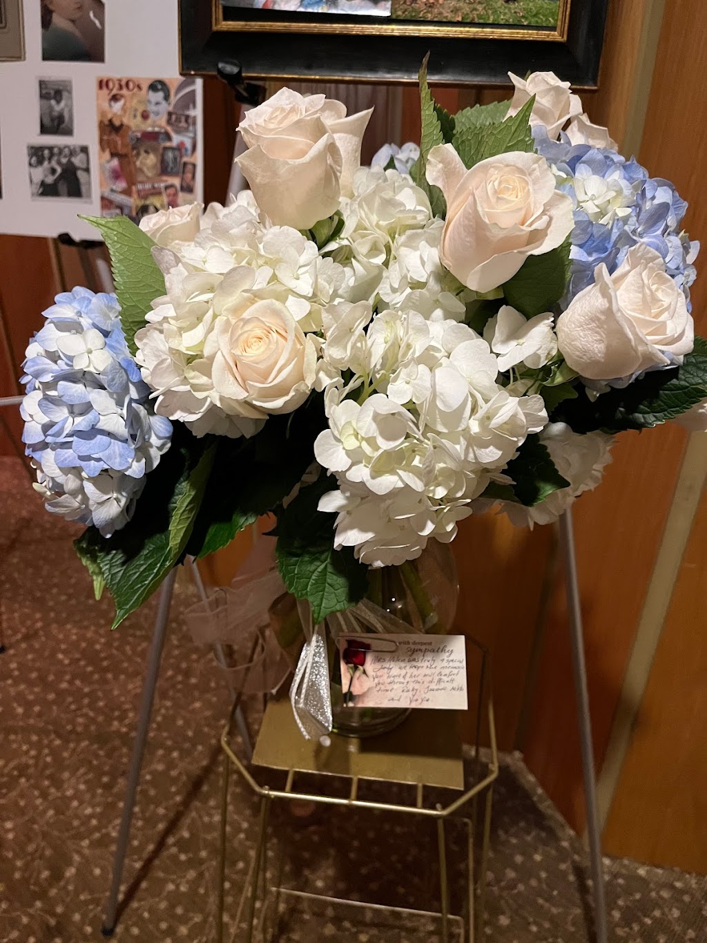 Flower Barn Florist & Gift Shop | 319 Portion Rd, Lake Ronkonkoma, NY 11779 | Phone: (631) 500-9011