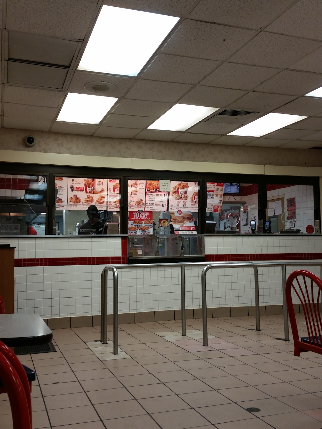 KFC | 2875 W Dauphin St, Philadelphia, PA 19132 | Phone: (215) 225-3808