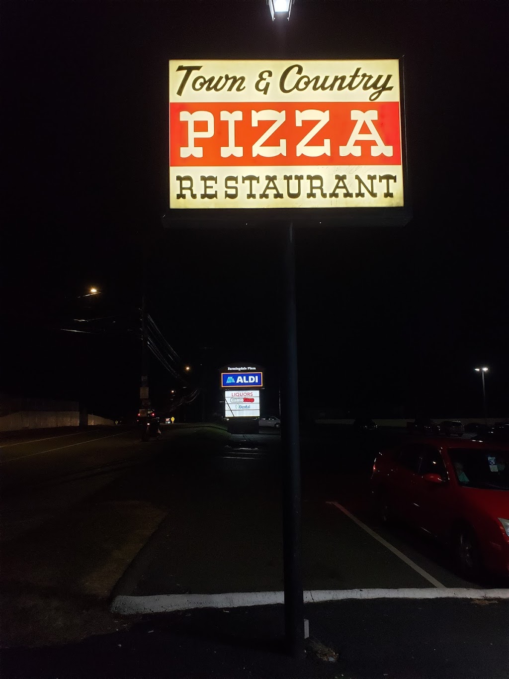 Town & Country Pizza Restaurant | 685 Farmington Ave, New Britain, CT 06053 | Phone: (860) 223-2737