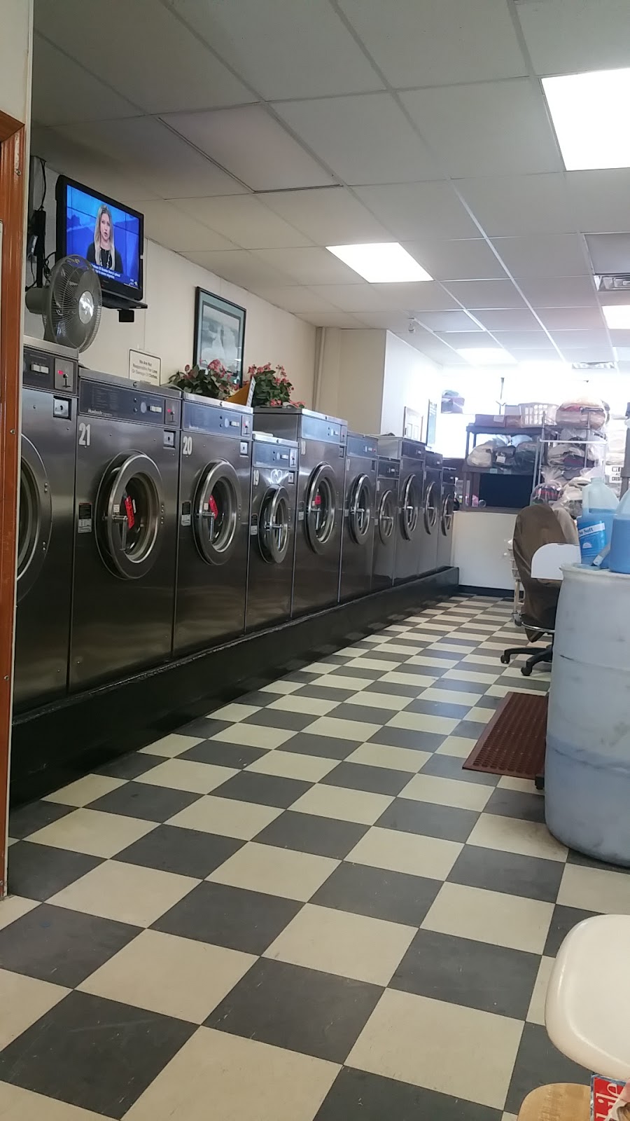 Greystone Laundromat | 510 Lakeview Ave, Rockville Centre, NY 11570 | Phone: (516) 763-4497