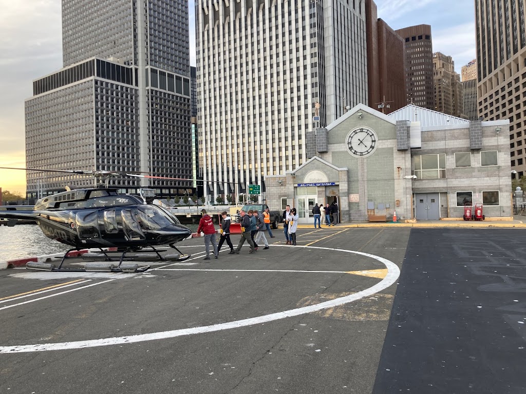 Manhattan Helicopters | 6 E River Piers, New York, NY 10004 | Phone: (212) 845-9822