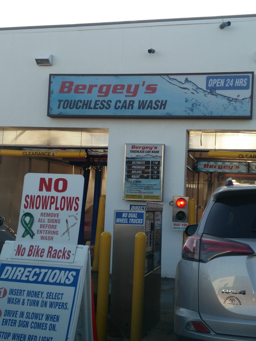 Bergeys Touchless Car Wash | 436 Harleysville Pike, Souderton, PA 18964 | Phone: (215) 723-6071