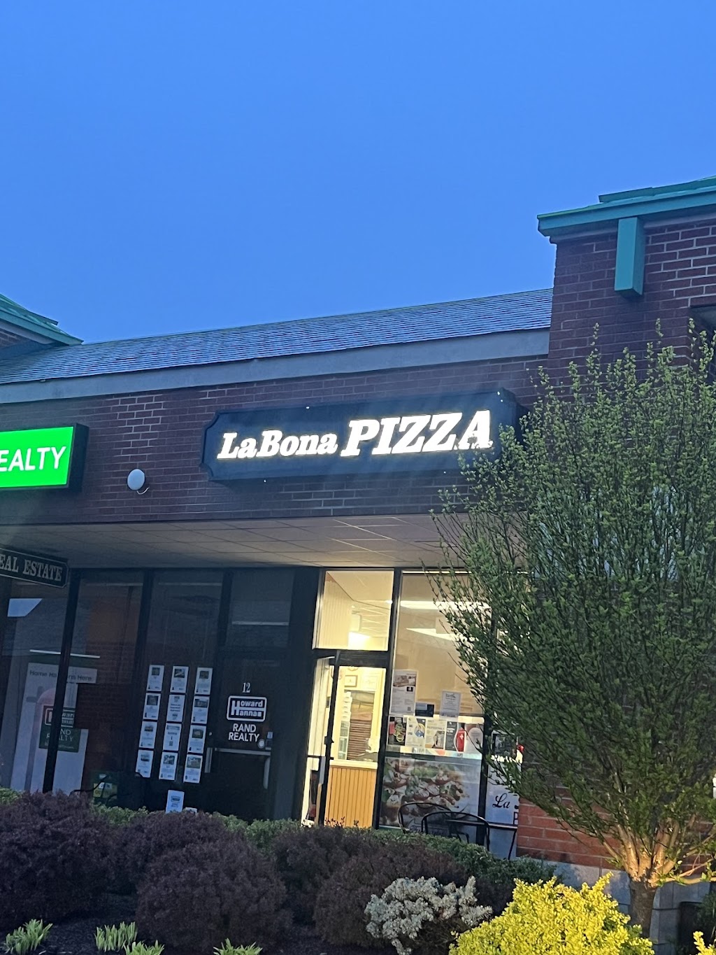 La Bona Pizza | 216 Old Tappan Rd, Old Tappan, NJ 07675 | Phone: (201) 664-0300