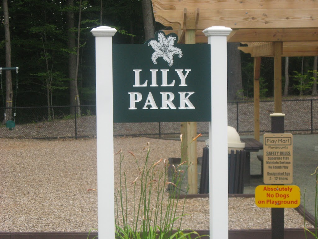 Lily Park | 50 Great Oak Rd, Oxford, CT 06478 | Phone: (203) 828-6505