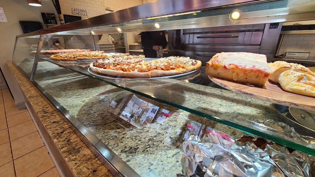 La Familia Pizza & Pasta Of Pound Ridge | 69 Westchester Ave, Pound Ridge, NY 10576 | Phone: (914) 764-4500