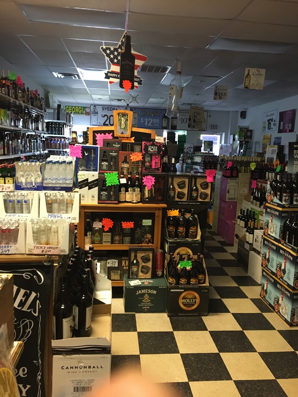 Bayport Wine & Liquor | 726 Montauk Hwy, Bayport, NY 11705 | Phone: (631) 472-6701