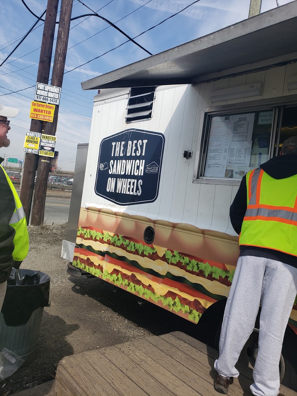 Yankees Lunch Truck | 550 E Port St, Newark, NJ 07114 | Phone: (973) 466-9458