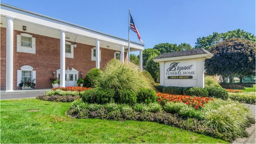 Bryant Funeral Home | 411 Old Town Rd, Setauket- East Setauket, NY 11733 | Phone: (631) 473-0082