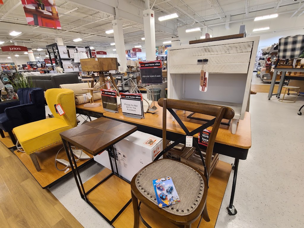 T.J. Maxx | 205 NY-59, Nanuet, NY 10954 | Phone: (845) 623-3403