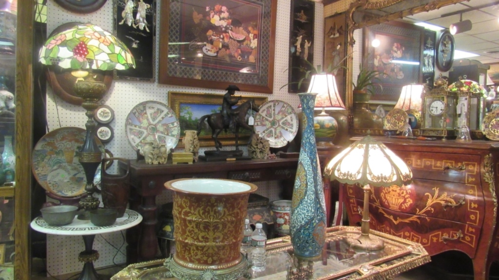 Pennington Antiques & Consignment | 1028 US-206 #1, Bordentown, NJ 08505 | Phone: (609) 818-1832