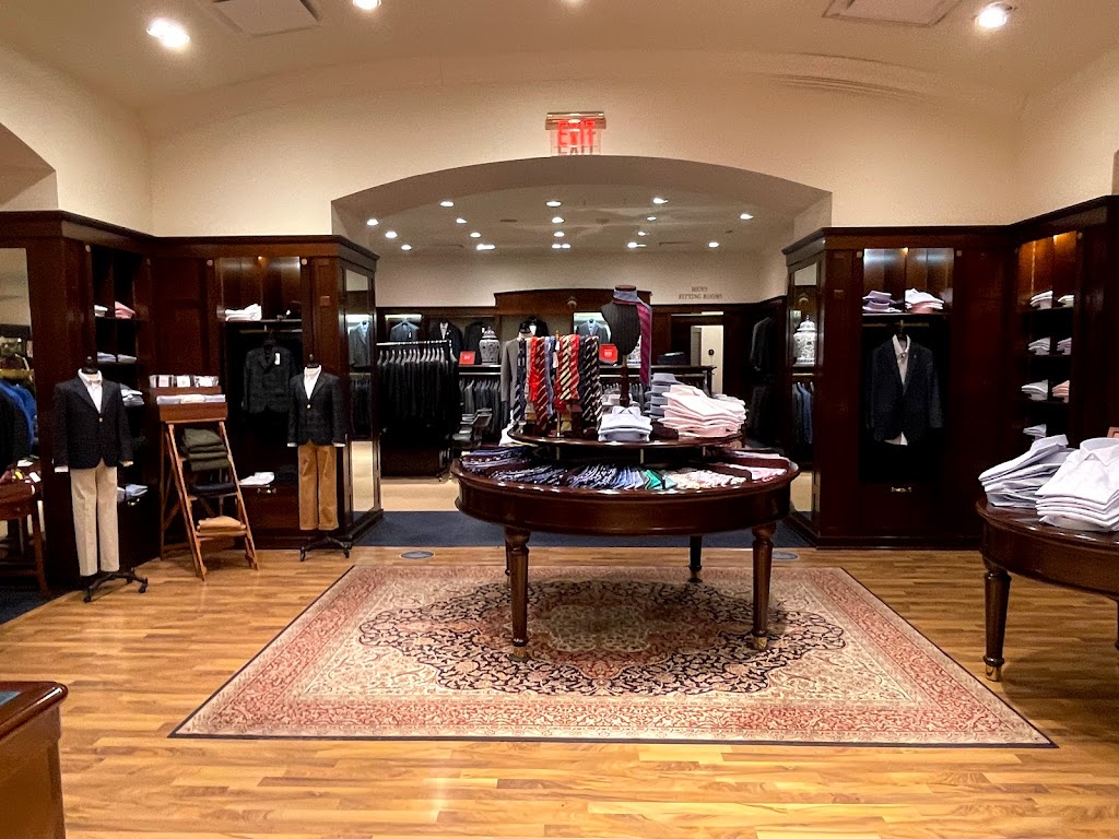 Brooks Brothers | 445 W Farms Mall Space B109, Farmington, CT 06032 | Phone: (860) 521-6624