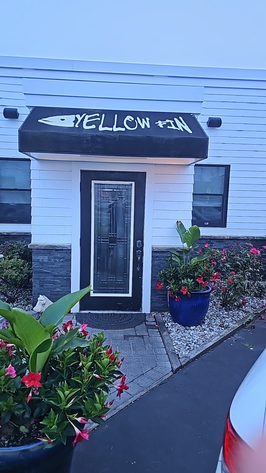 Yellowfin | 104 24th St, Surf City, NJ 08008 | Phone: (609) 494-7001