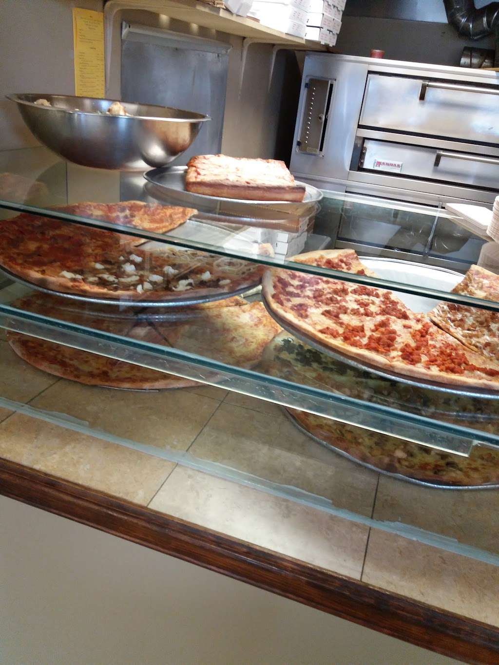 Marlo Pizzeria | 1447 Rte 9W, Marlboro, NY 12542 | Phone: (845) 236-1500