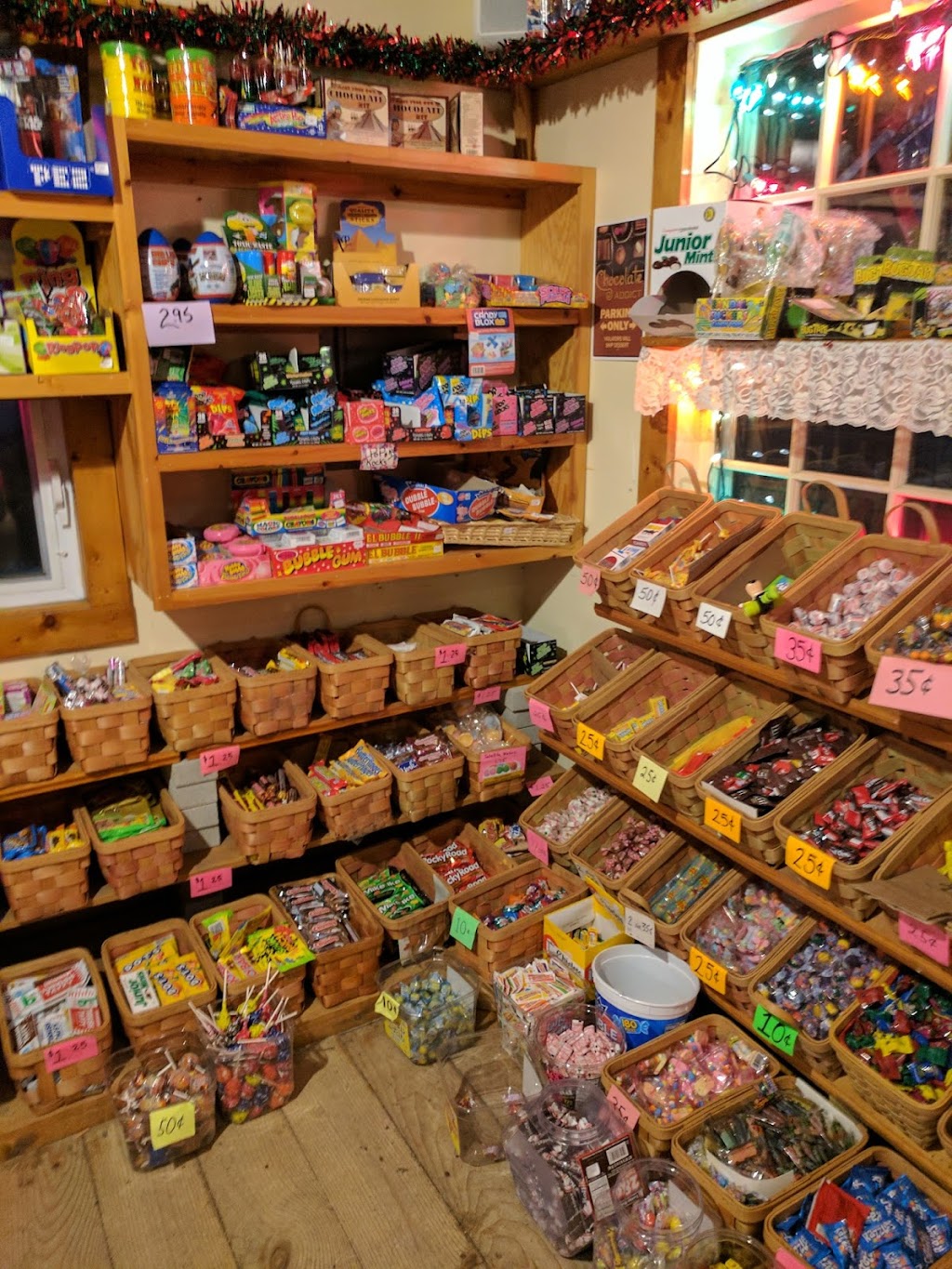 Litchfield Candy Company | 245 West St, Litchfield, CT 06759 | Phone: (860) 567-1500