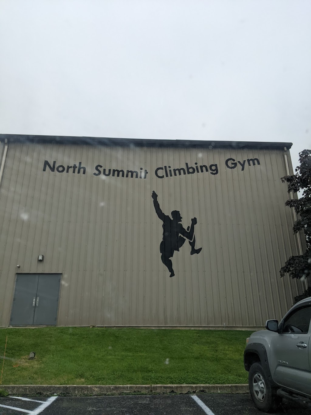 North Summit Climbing Gym | 481 Bushkill Plaza Ln #9665, Wind Gap, PA 18091 | Phone: (610) 863-4444