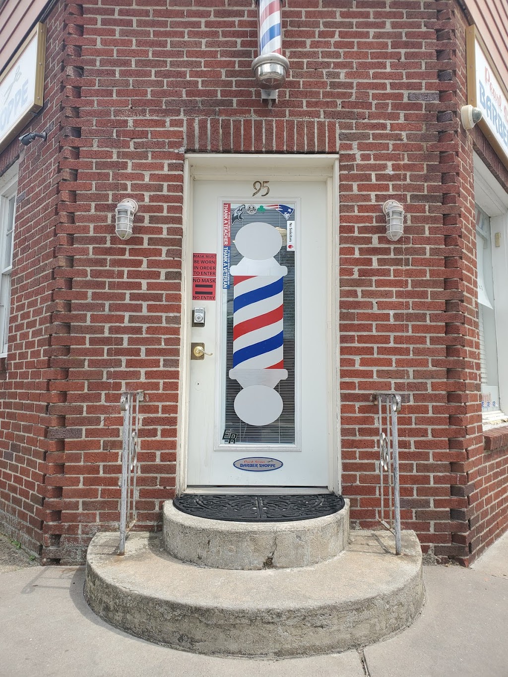 Pearl Street Barber Shoppe | 95 Pearl St, Enfield, CT 06082 | Phone: (413) 537-3202