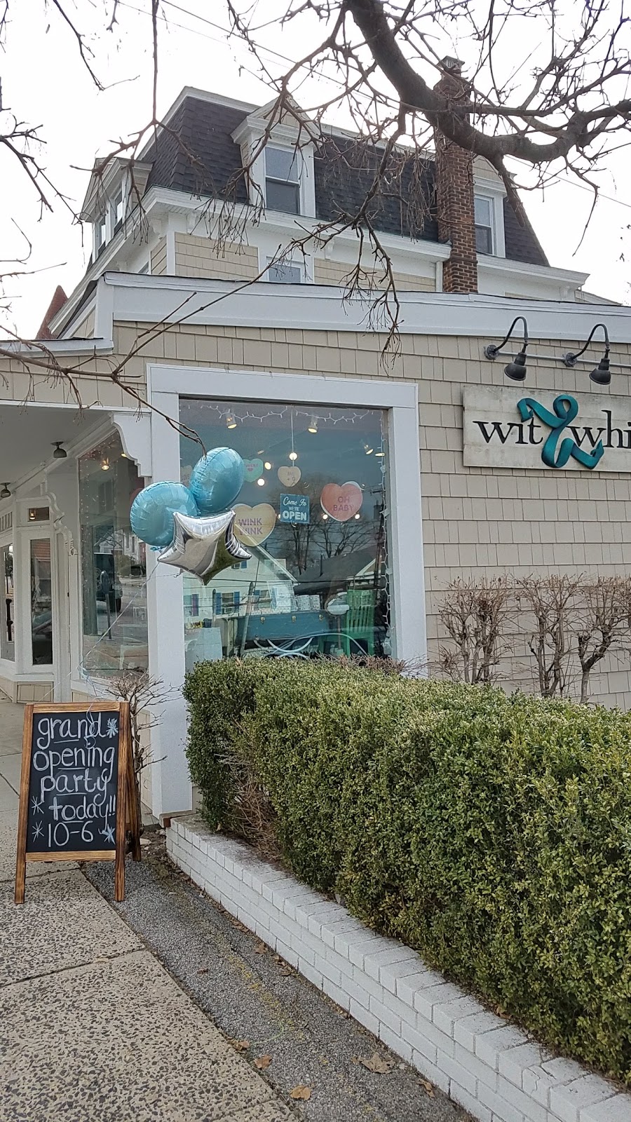 wit & whim | 6 Carlton Ave, Port Washington, NY 11050 | Phone: (516) 944-9200