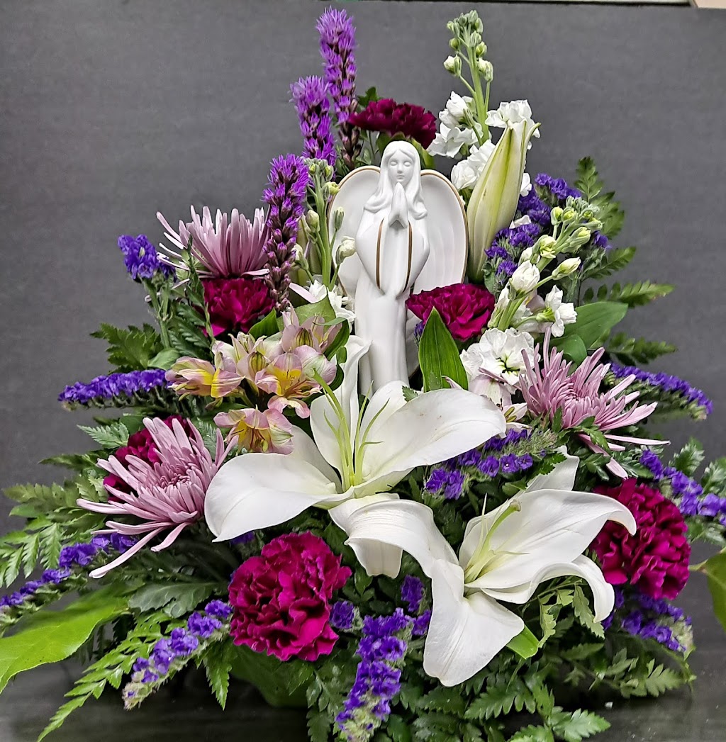 Carolines Flower Shoppe | 341 Main St, Islip, NY 11751 | Phone: (631) 581-3464