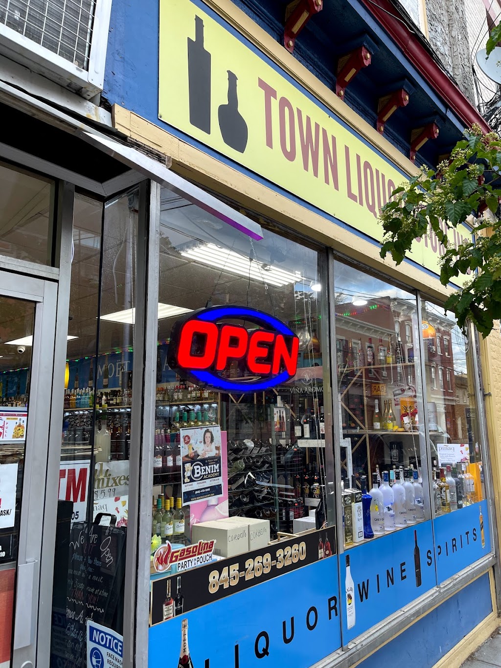 Town Liquor Store | 25 Main St, Haverstraw, NY 10927 | Phone: (845) 269-3260