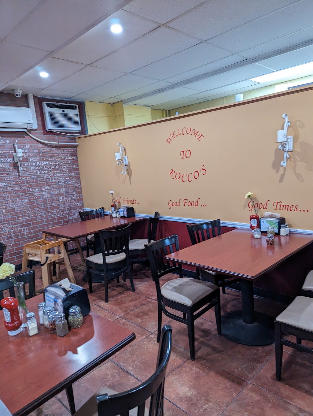 Roccos Pizzeria | 57 Avenel St A, Avenel, NJ 07001 | Phone: (732) 750-5800