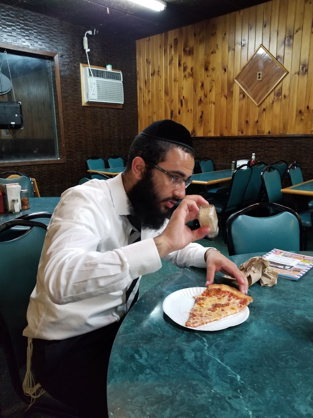 Rolling N Dough Customized Kosher Pizza Events | 4718 NY-42, Kiamesha Lake, NY 12751 | Phone: (908) 675-1219