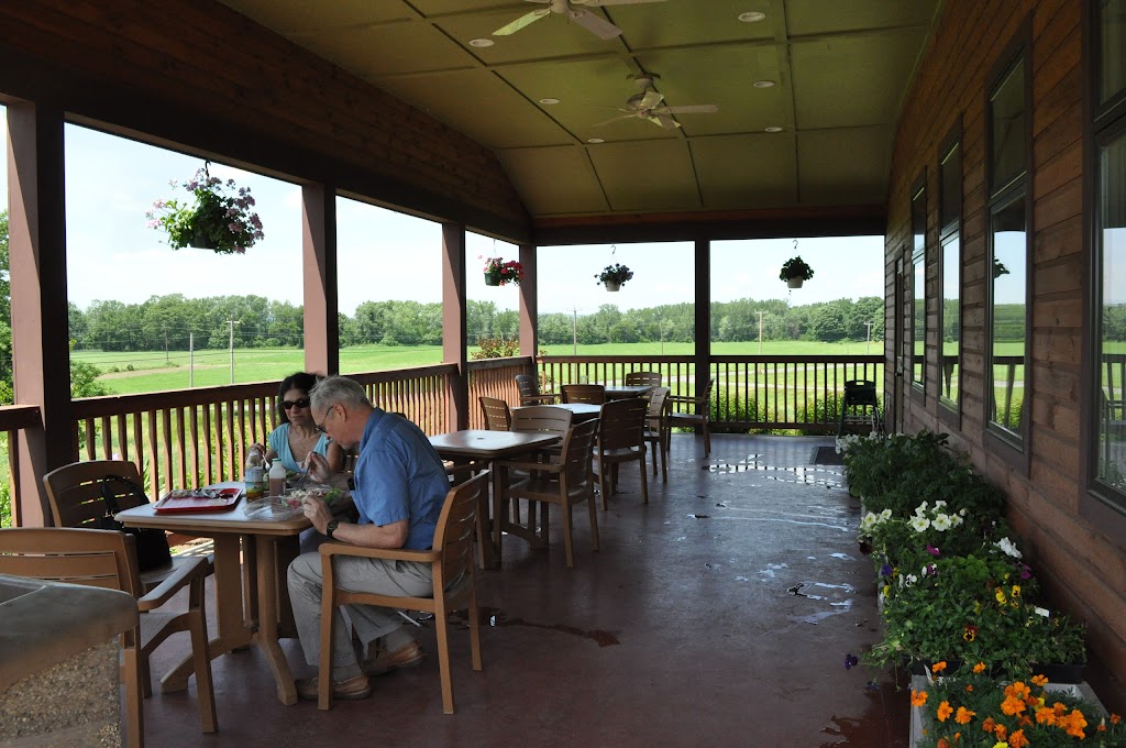 Barstows Dairy Store and Bakery at Barstows Longview Farm | 172 Hockanum Rd, Hadley, MA 01035 | Phone: (413) 586-2142