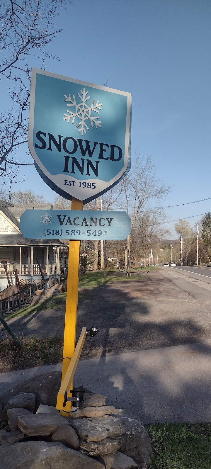 Snowed Inn | 5847 Main St, Tannersville, NY 12485 | Phone: (518) 589-5492