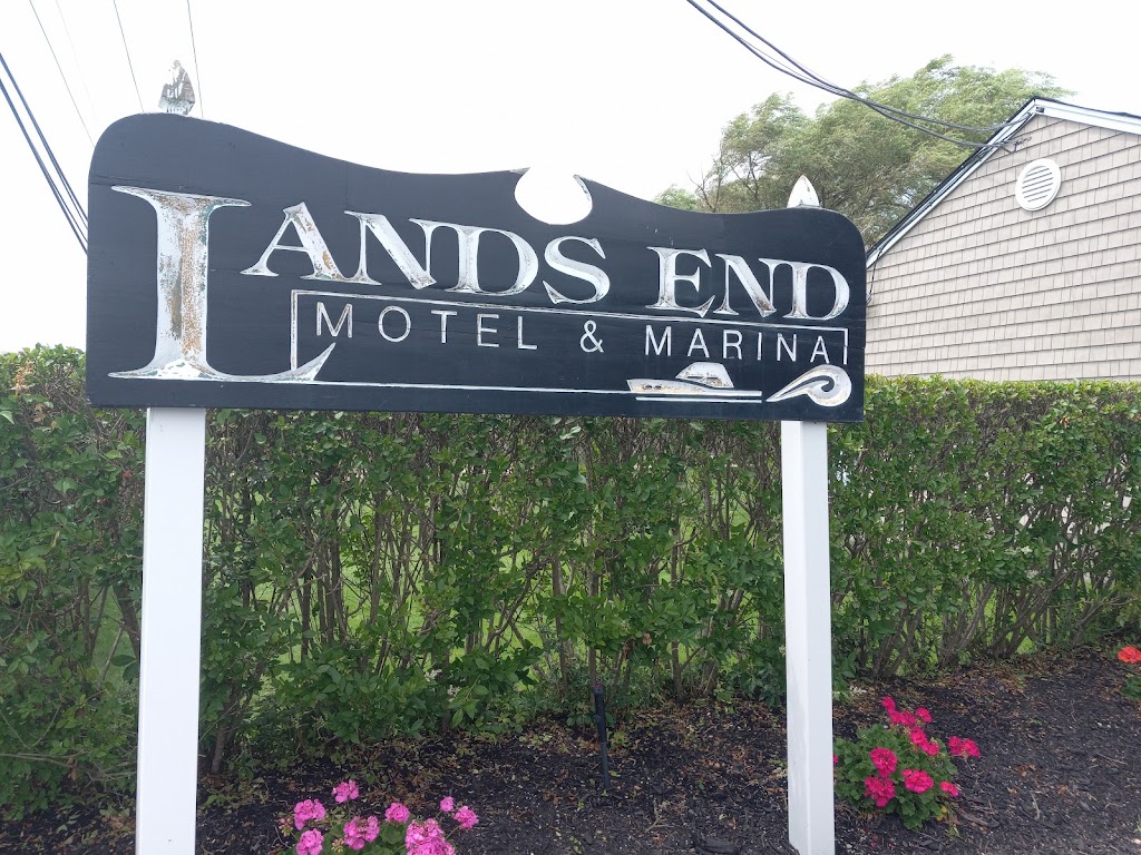Lands End Motel | 70 Browns River Rd, Sayville, NY 11782 | Phone: (631) 589-2040