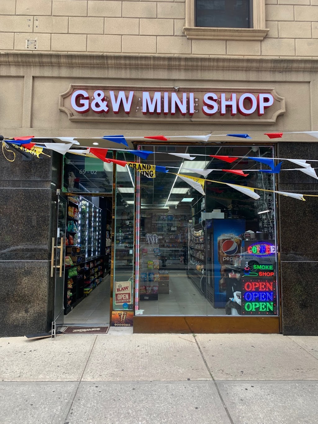 G&W mini shop | 69-02 Austin St, Queens, NY 11375 | Phone: (718) 487-3424