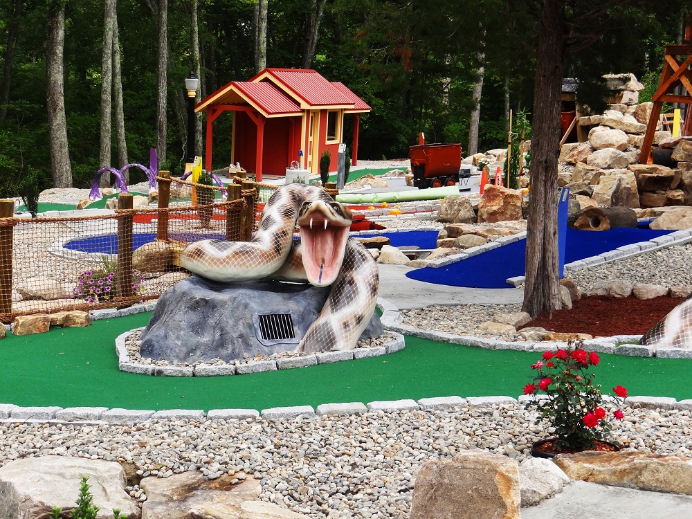 Copper Creek Mini Golf (Ages 6+ ONLY!) | 1650 Hartford-New London Turnpike, Oakdale, CT 06370 | Phone: (860) 443-4367