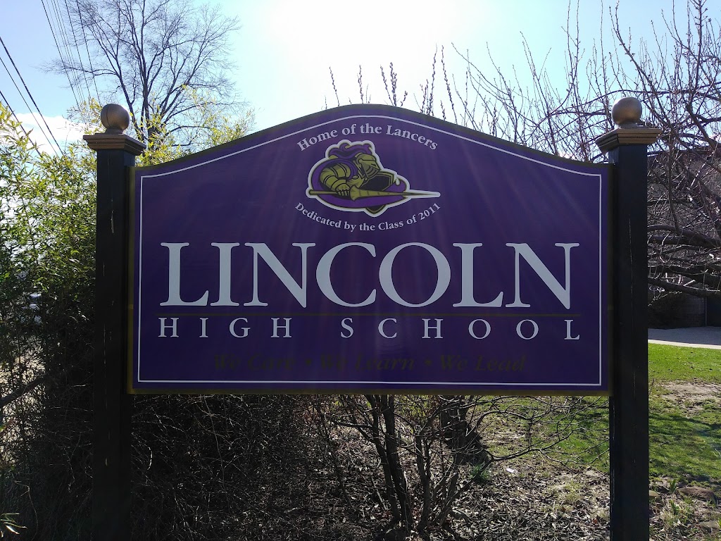 Lincoln High School | 375 Kneeland Ave, Yonkers, NY 10704 | Phone: (914) 376-8400
