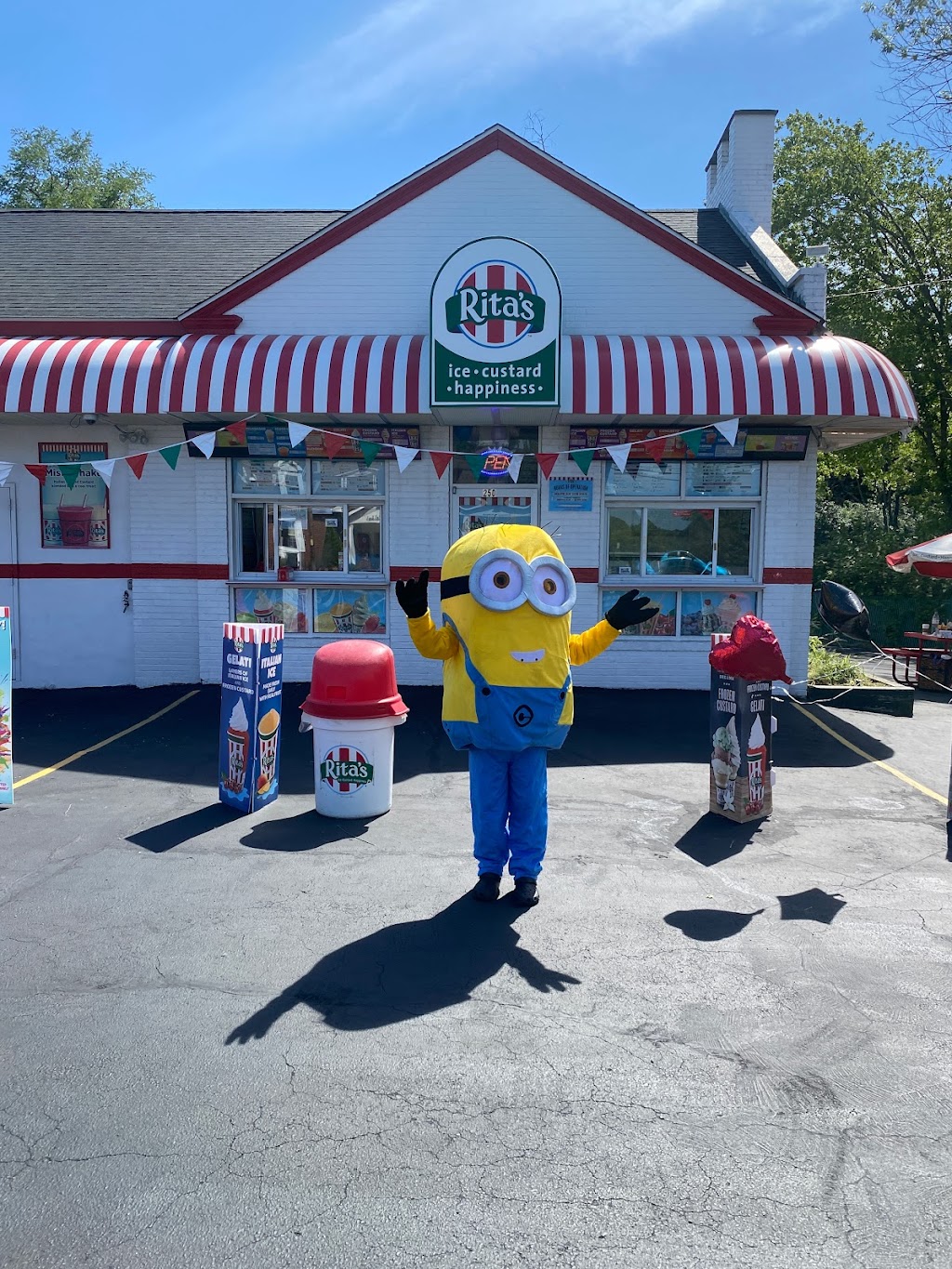 Ritas Italian Ice | 250 W Camden Ave, Moorestown, NJ 08057 | Phone: (856) 222-0525