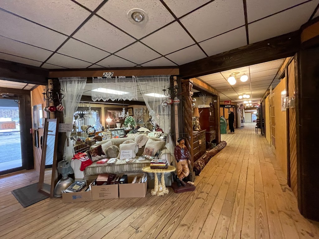 Golden Nugget Antique Flea Market | 1850 River Rd, Lambertville, NJ 08530 | Phone: (609) 397-0811