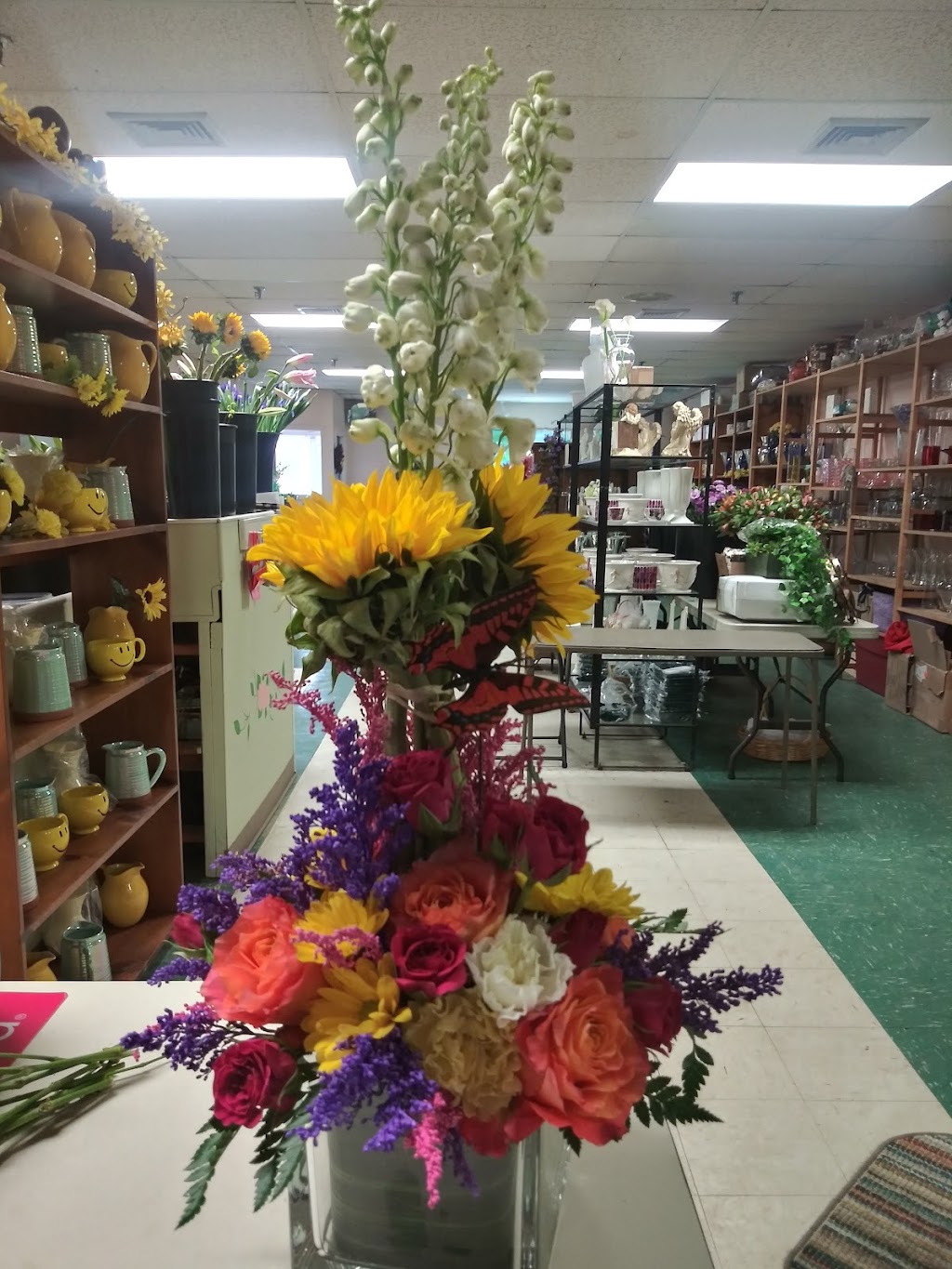 Mohns Flowers & Fancy Foods | 2325 Plainfield Ave ste. 2, South Plainfield, NJ 07080 | Phone: (800) 356-2908