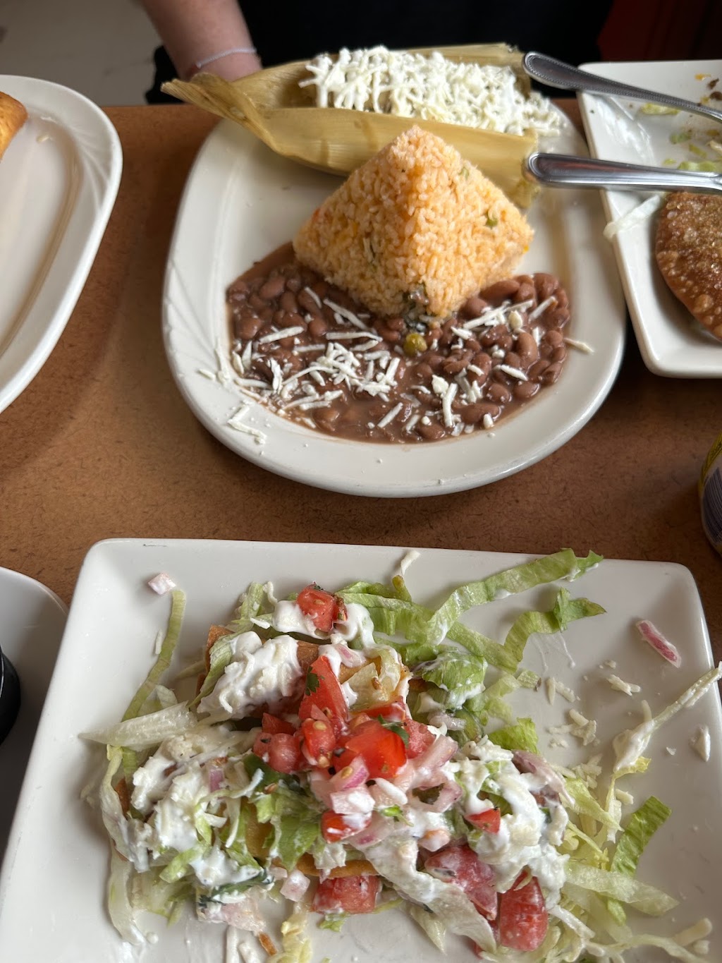 Los Compadres Mexican Restaurant | 52 E Lawn Rd, Nazareth, PA 18064 | Phone: (610) 365-2333