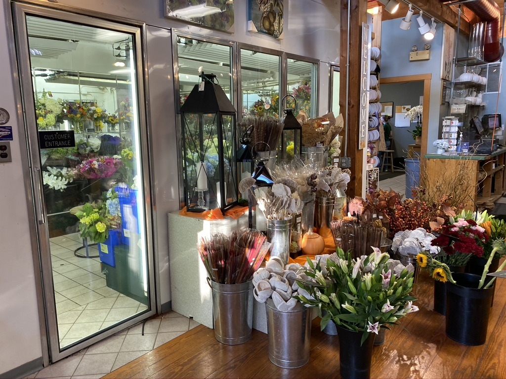 Moscarillos Garden Shoppe | 2600 Albany Ave, West Hartford, CT 06117 | Phone: (860) 231-1916