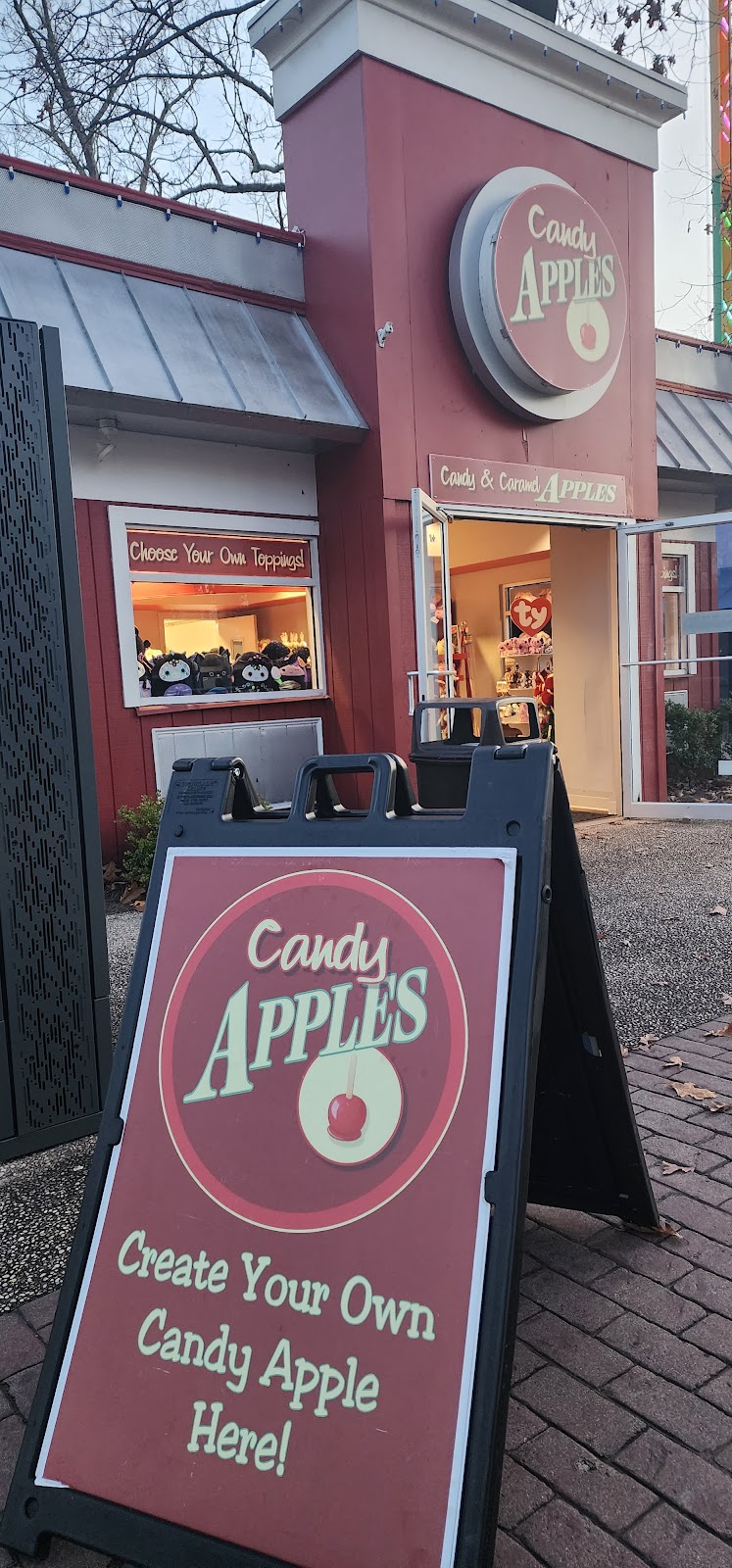 The Apple Shop | 1 Six Flags Blvd, Jackson Township, NJ 08527 | Phone: (732) 928-2000