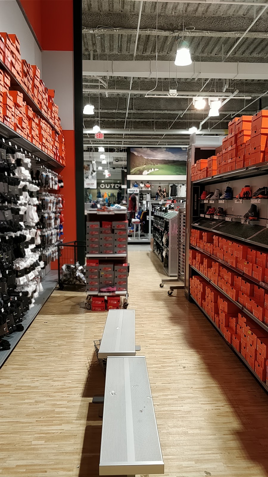 DICKS Sporting Goods | 45 Fitzgerald Street, Yonkers, NY 10710 | Phone: (914) 964-0580