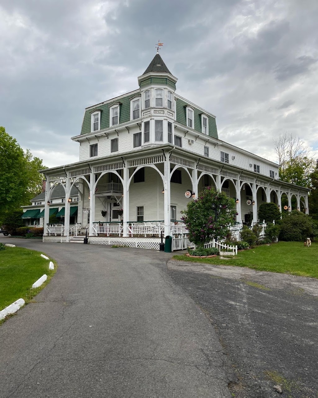 The Bavarian Manor Hotel | 866 Mountain Ave, Purling, NY 12470 | Phone: (518) 622-3261