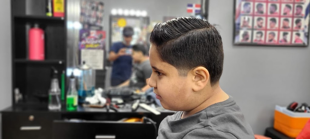 VIP cuts Barber Shop | 2530 Middle Country Rd, Centereach, NY 11720 | Phone: (631) 285-2522