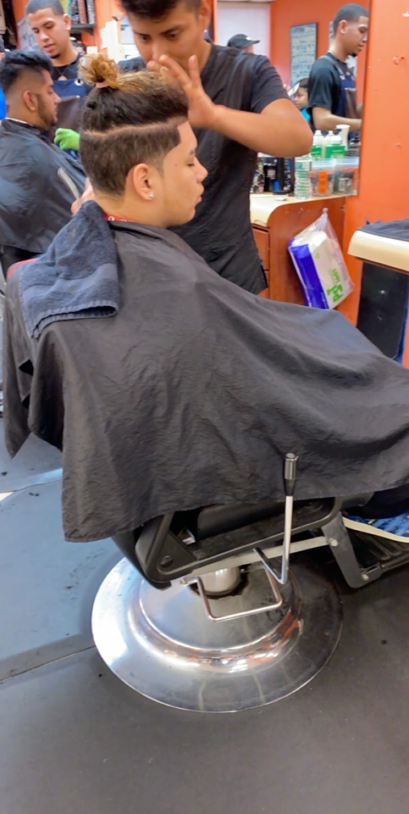 Joses Haircutting Inc | 36 E Suffolk Ave, Central Islip, NY 11722 | Phone: (631) 232-0908