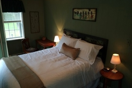 The Frogtown Inn Bed & Breakfast | 2468 PA-390, Canadensis, PA 18325 | Phone: (570) 595-6282