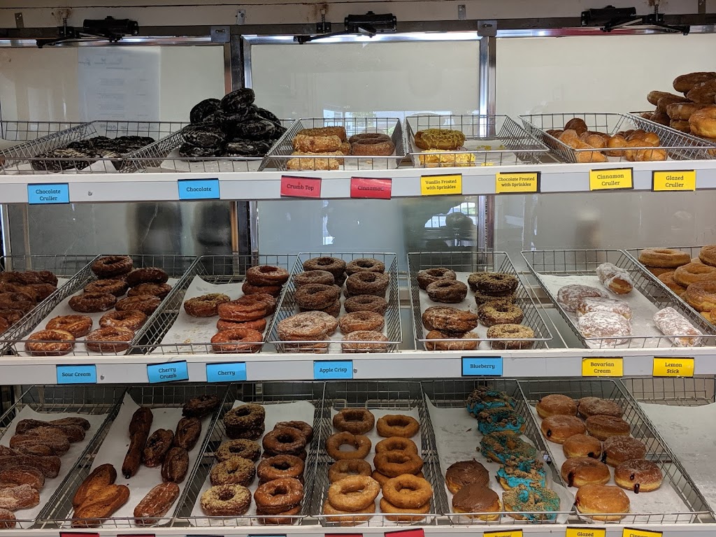 Clinton Beach Donut | 344 E Main St, Clinton, CT 06413 | Phone: (860) 664-5058