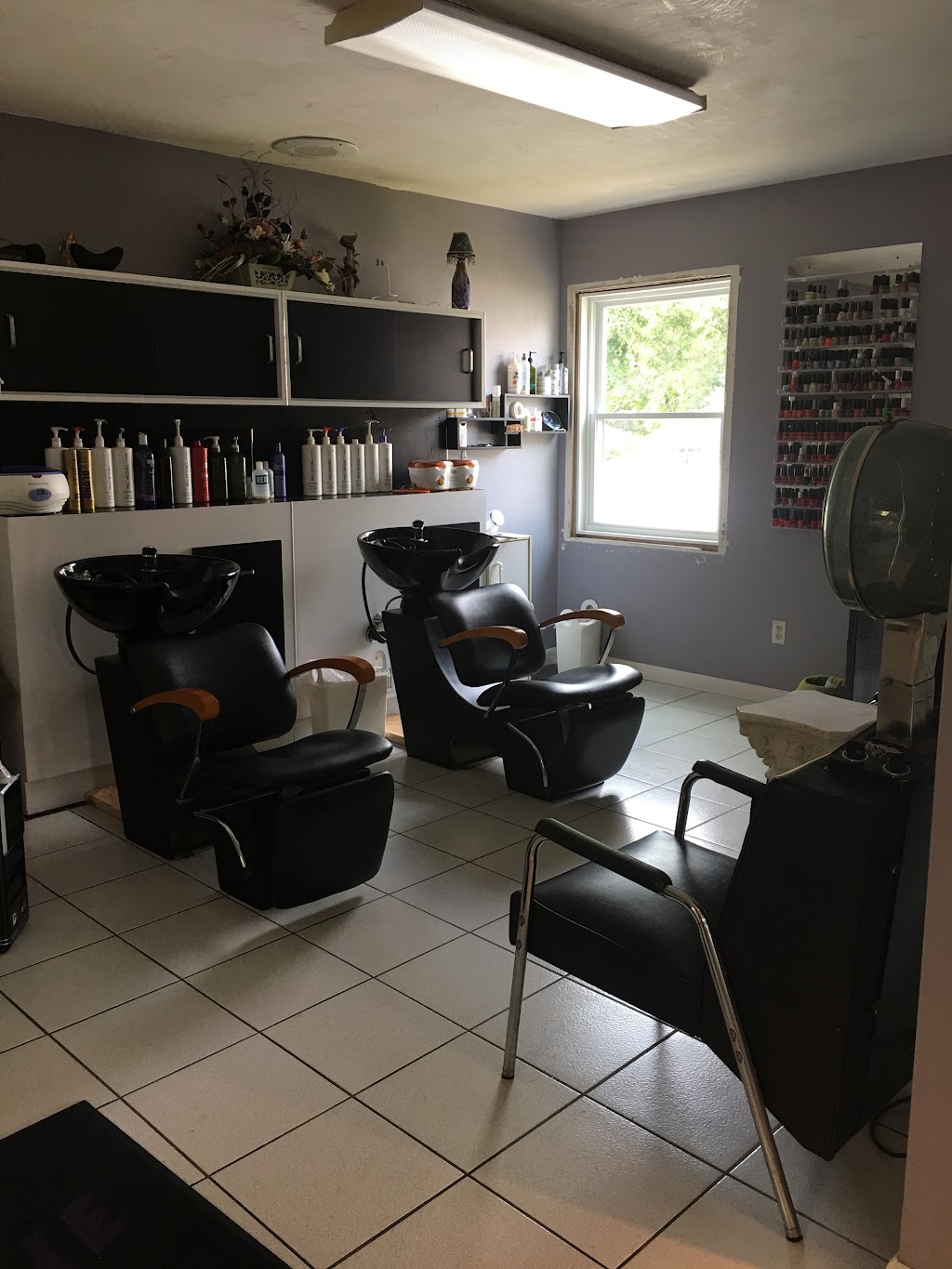 Hair Zone Salon | 583 Newfield St, Middletown, CT 06457 | Phone: (860) 335-8456