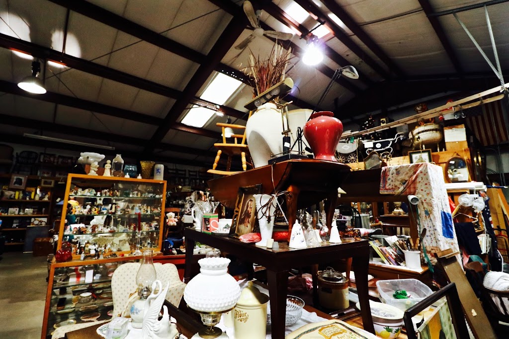 Als Antique and Junque Barn | 433 Roosevelt Dr, Derby, CT 06418 | Phone: (203) 530-4964