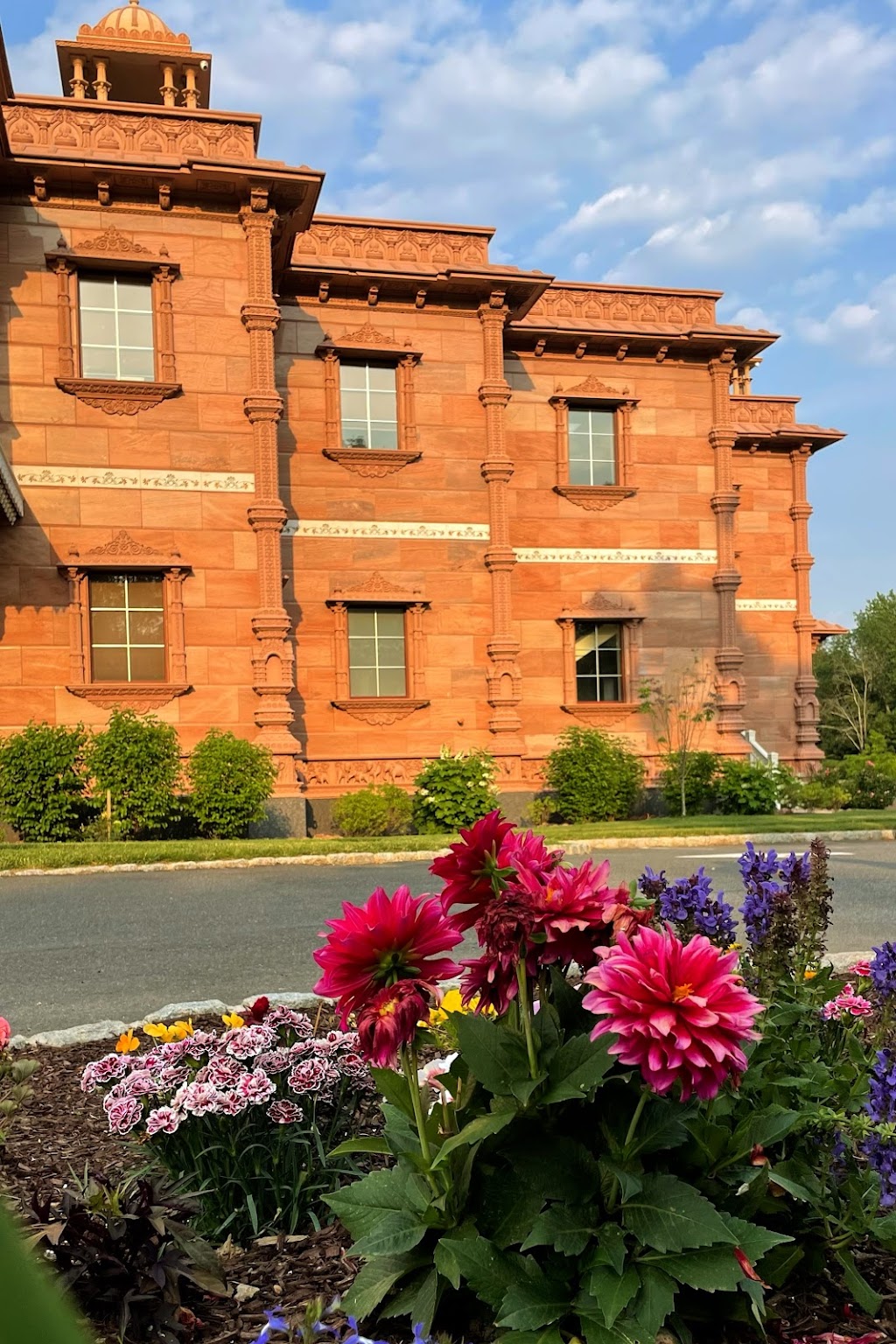 Hindu Swaminarayan Temple | 2 Lincoln Ave, Lake Hiawatha, NJ 07034 | Phone: (973) 334-7211