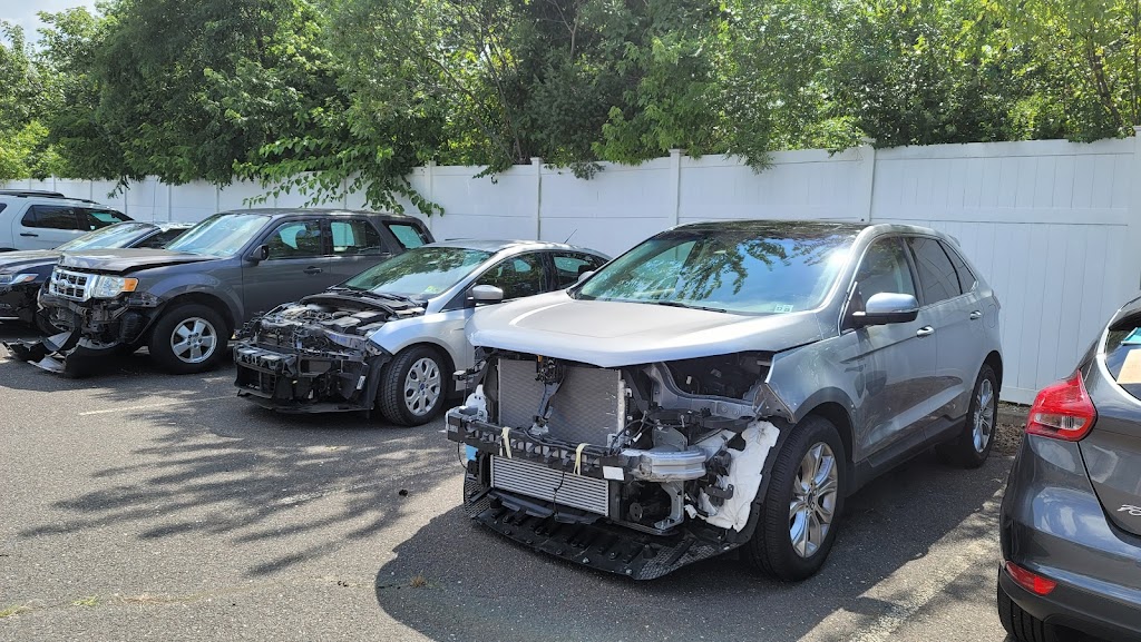 Freehold Ford Inc Collision | 3572 US-9, Freehold Township, NJ 07728 | Phone: (732) 462-3131