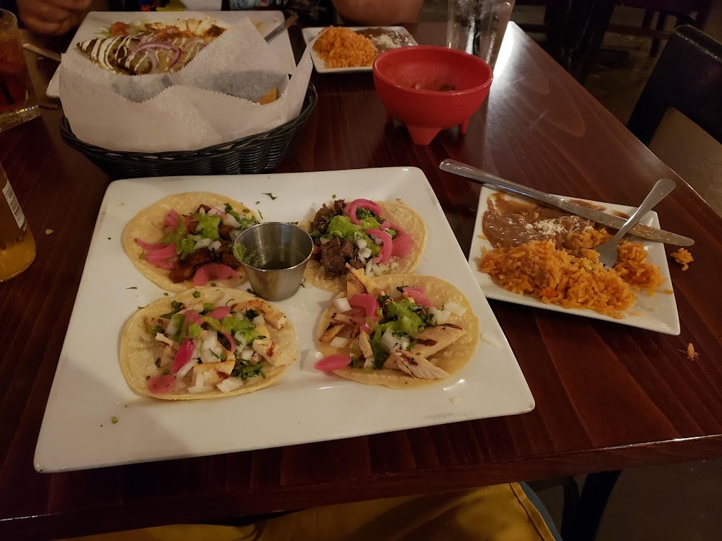 Mexcla Mexican Restaurant | 15 Backus Ave, Danbury, CT 06810 | Phone: (203) 917-3043
