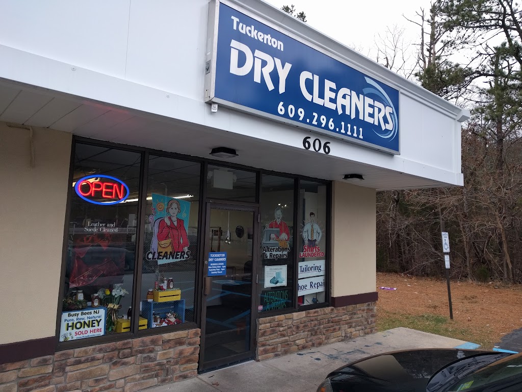 Tuckerton Dry Cleaners | 606 US-9 #606, Little Egg Harbor Township, NJ 08087 | Phone: (609) 296-1111